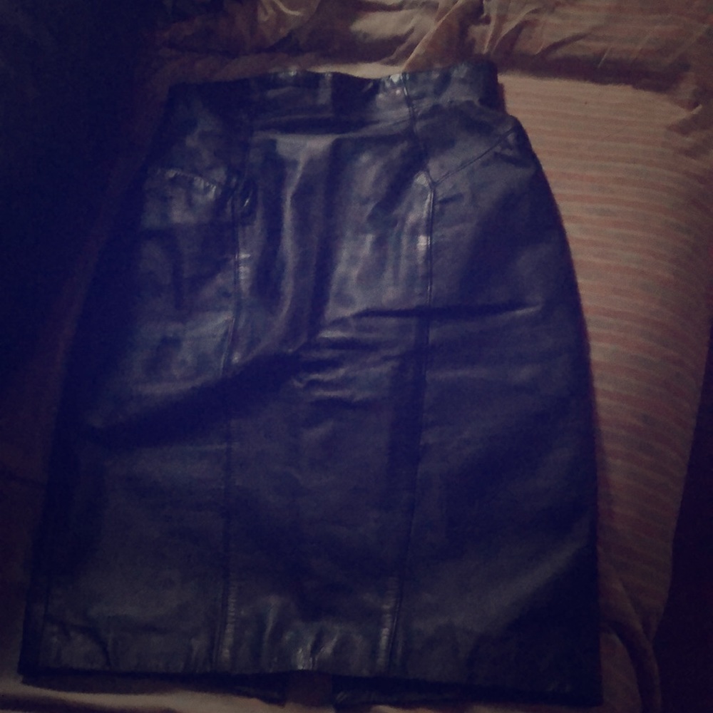 Vintage Byrnes & baker Genuine leatherpencil skirt